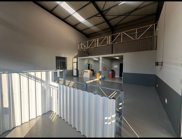 1,000M² WAREHOUSE TO LET IN PRETORIA WEST